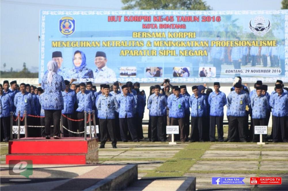 Pimpin Upacara HUT Korpri Ke-45, Walikota Neni Sampaikan Pesan Presiden Jokowi