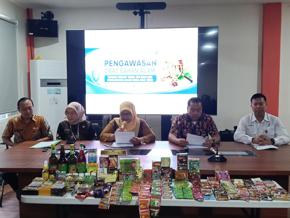 Puluhan Jamu Ilegal Mengandung Bahan Kimia Obat Ditemukan di Balikpapan