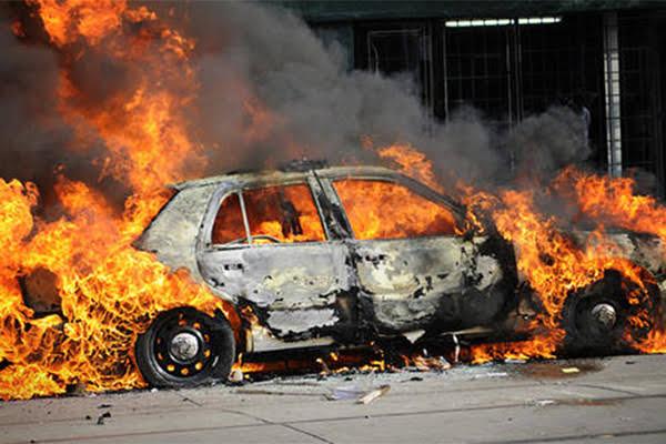 Polisi Buru Pelaku Pembakaran Rumah dan Mobil Tim Relawan Paslon Petahana Lutra