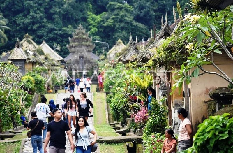 Studi ke Bali, Kades Giripurwa Penajam Didesak Mundur Warga 