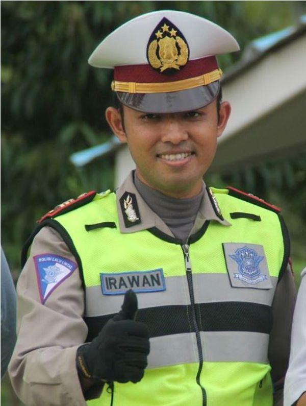 ANTISIPASI KEMACETAN, MOBIL TRUK DIHIMBAU TAK BEROPERASI DIJALAN
