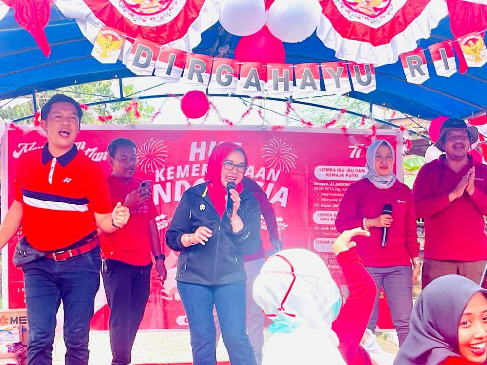 Wawali Najirah Ikuti Senam dan Jalan Sehat RT 12 Kelurahan Gunung Telihan