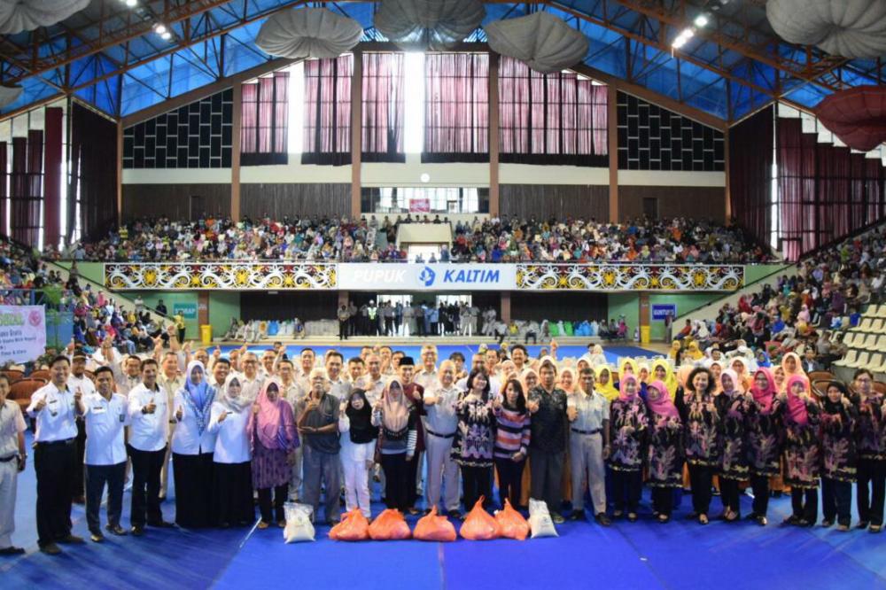Berkah Ramadan, Pupuk Kaltim Bagikan 2.750 Sembako Gratis