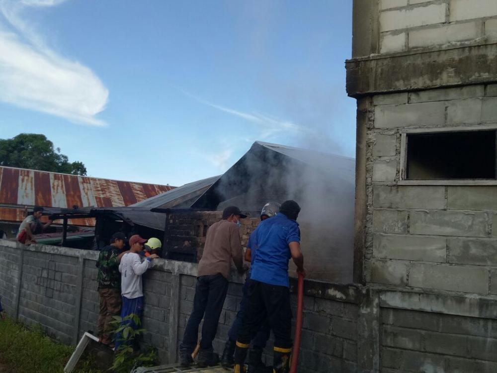 Satu Rumah di Manggar Dilahap Api