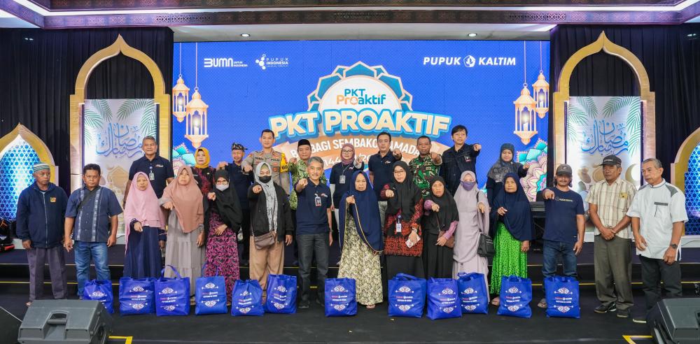 Senyum 4.160 Warga Kurang Mampu, PKT Proaktif Salurkan Paket Sembako   