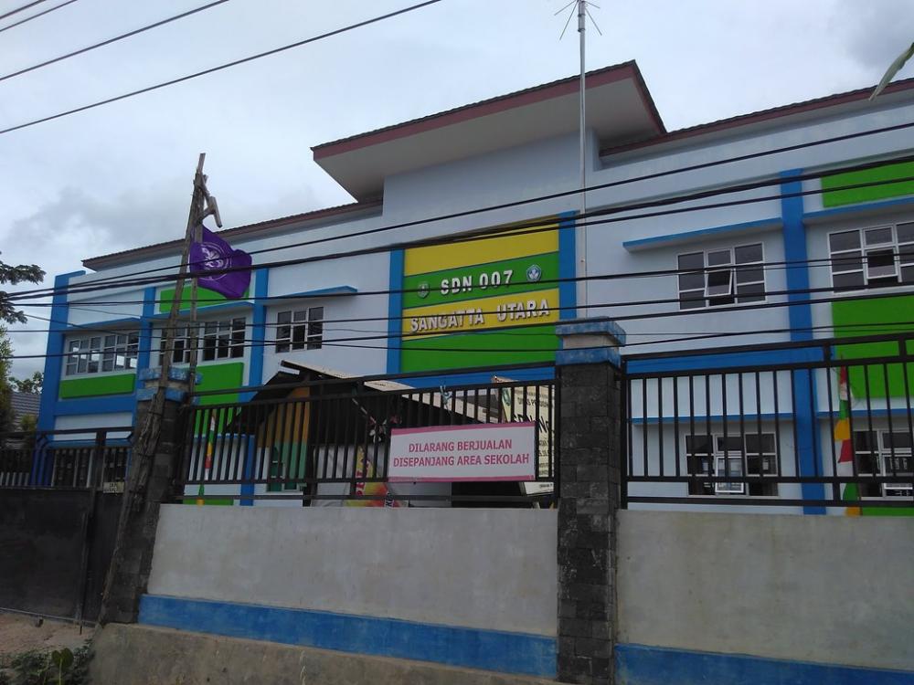 Diguyur Hujan, Plafon Perpustakaan SDN 007 Runtuh