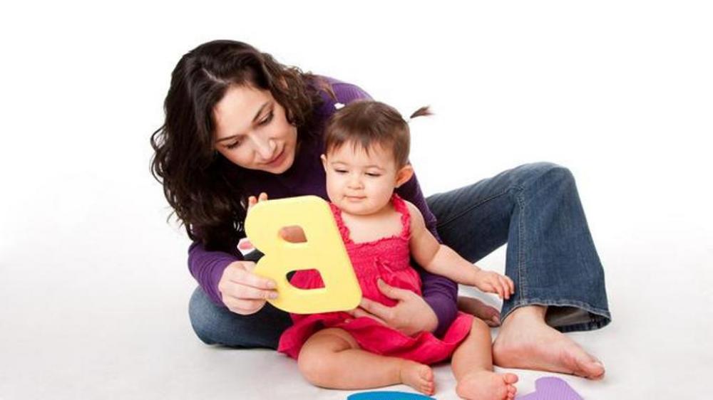 Kenali Penyebab dan Cara Mengatasi si Kecil Terlambat Bicara