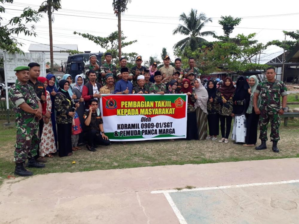 Herlang dan Koramil Bagi Seribu Takjil 