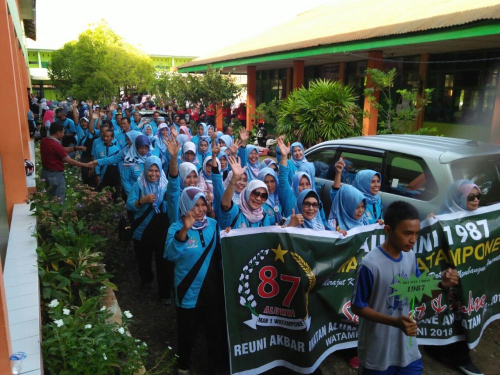 Diikuti Ribuan Alumni, IKAMAN 1 Bone Sukses Gelar Jalan Santai