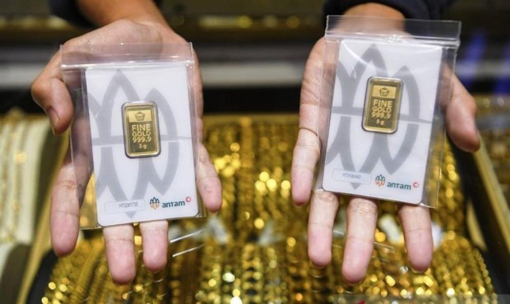 Harga Emas Antam Anjlok Rp77.000, Turun Tajam dalam Sehari