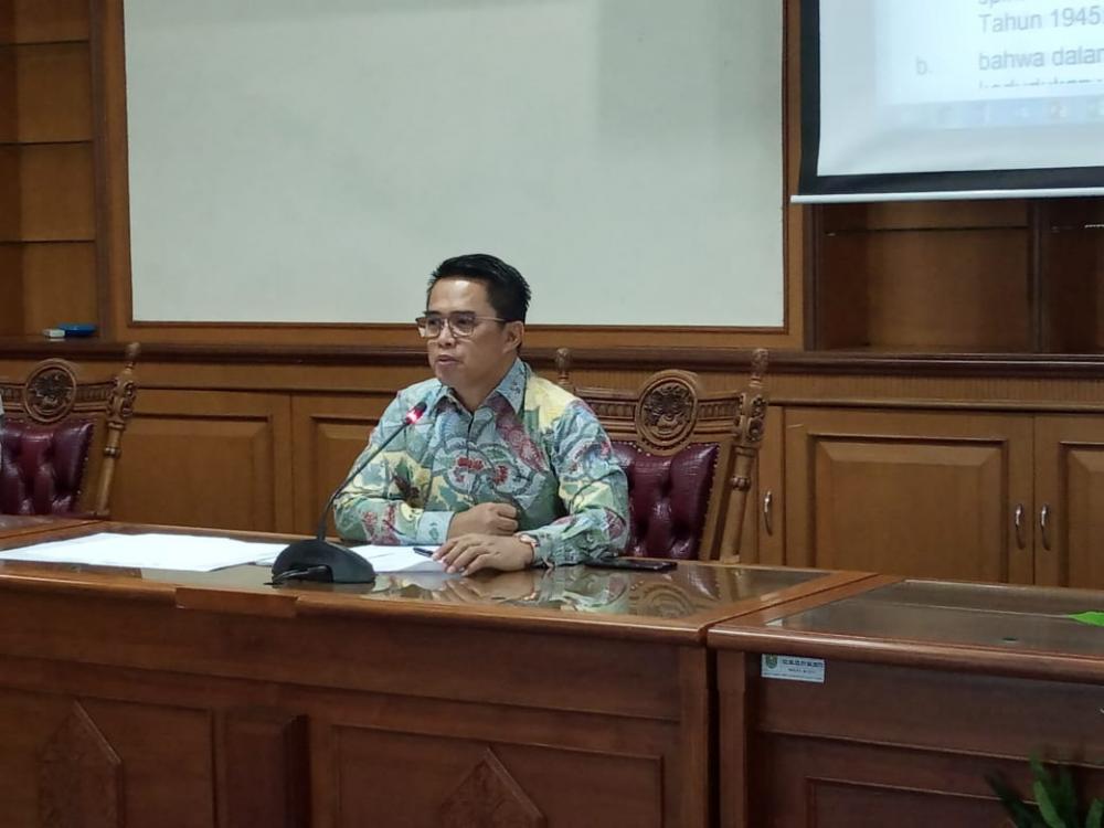 Mahyunadi Siap Bantu Beras Bagi Korban PHK PT AE