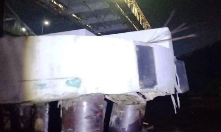 BRAKK! Jembatan Mahakam Ditabrak Tongkang Batu Bara Lagi