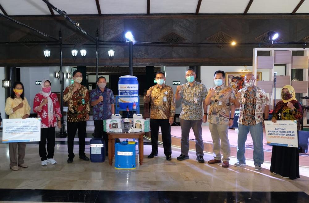 Pupuk Kaltim Salurkan Kebutuhan Antisipasi Covid-19 dan Modal Kerja bagi Masyarakat Bontang