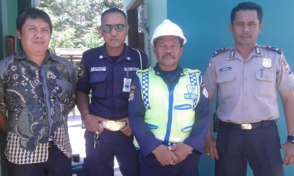 Sambang Bhabinkamtibmas Beri Arahan Petugas Keamanan Perumahan