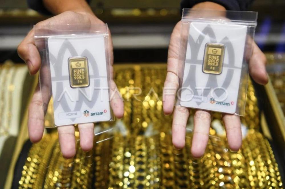 Berbalik Arah, Harga Emas Antam Hari Ini Turun 