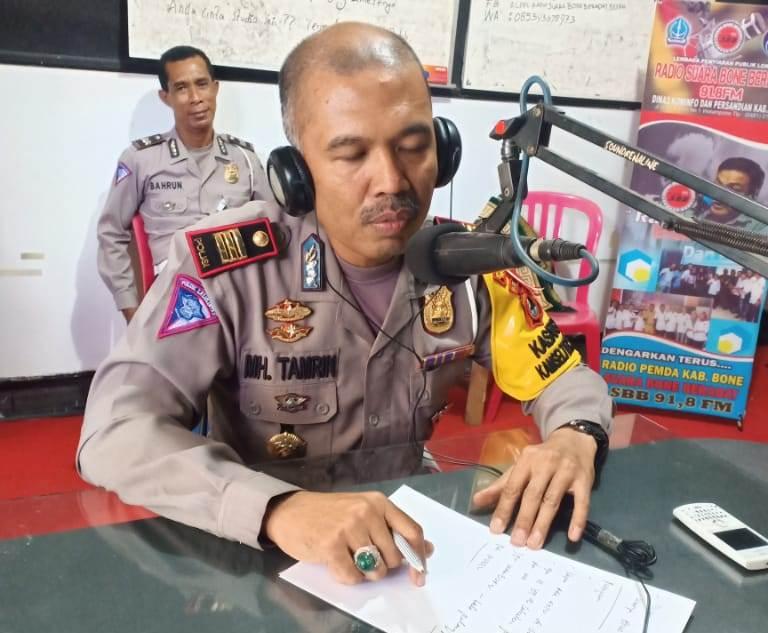 Satlantas Polres Bone Gaet Kaum Millenial Tekan Lakalantas