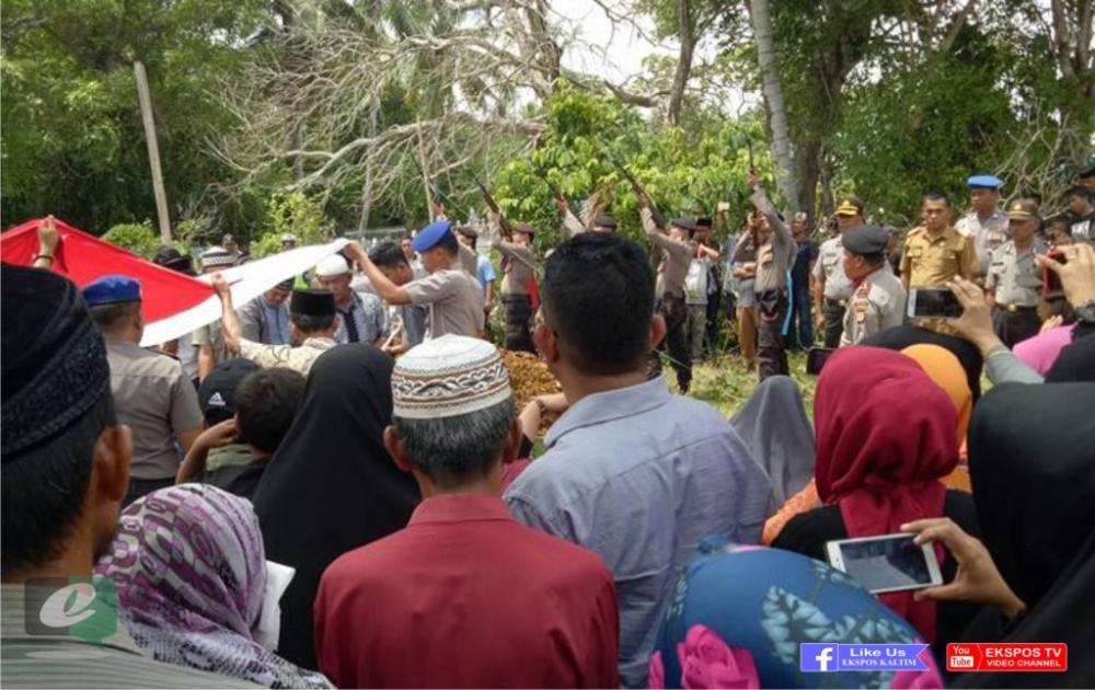 Polres Bone Gelar Upacara Pemakaman Jenazah Kapolsek Bandara Moses Kilangin Mimika