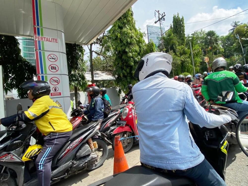 Harga BBM Hari Ini 1 September Naik: Solar Nonsubsidi Dexlite Kini Rp23.700 