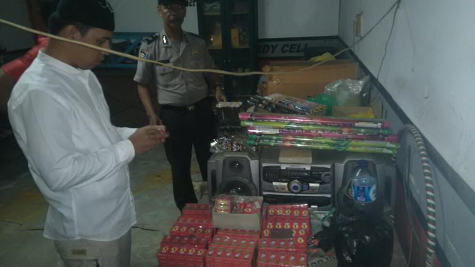 Polisi Sita Ratusan Petasan di Balikpapan Barat