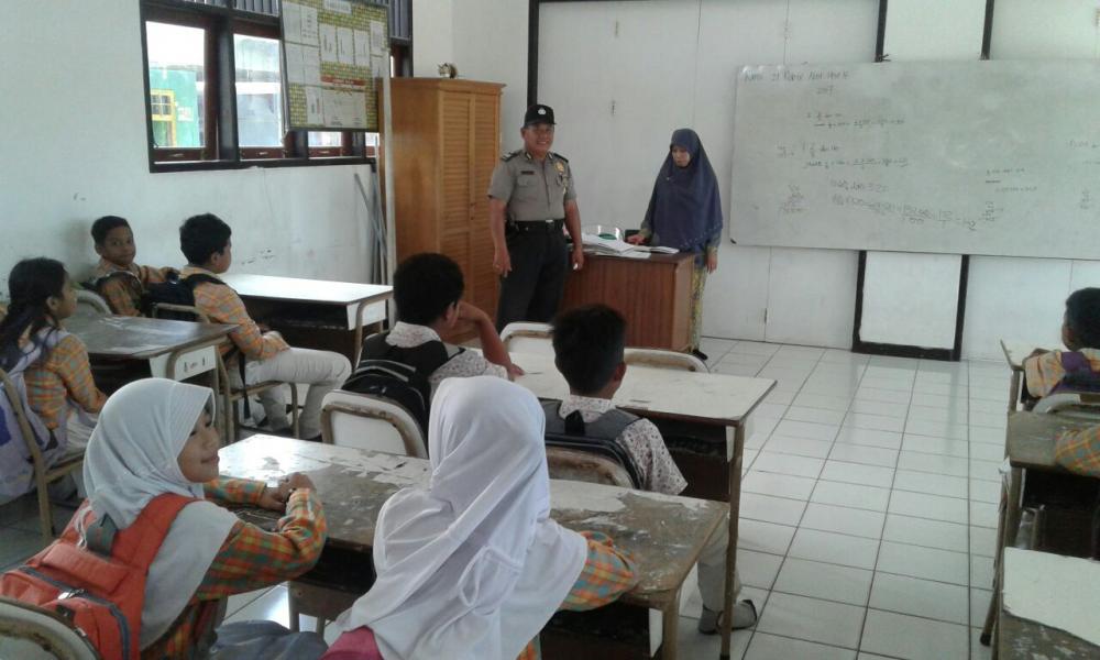 Polisi Sahabat Anak, Tanamkan Bahaya Narkotika