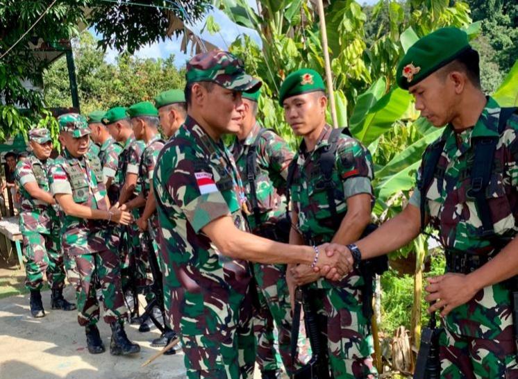 Danrem 091/ASN Kunjungi Pos Pamtas RI-Malaysia