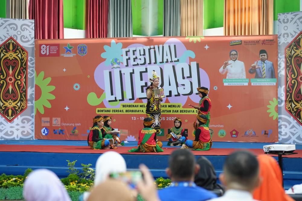 Ratusan Pengunjung Padati Festival Literasi DPK Bontang 2026