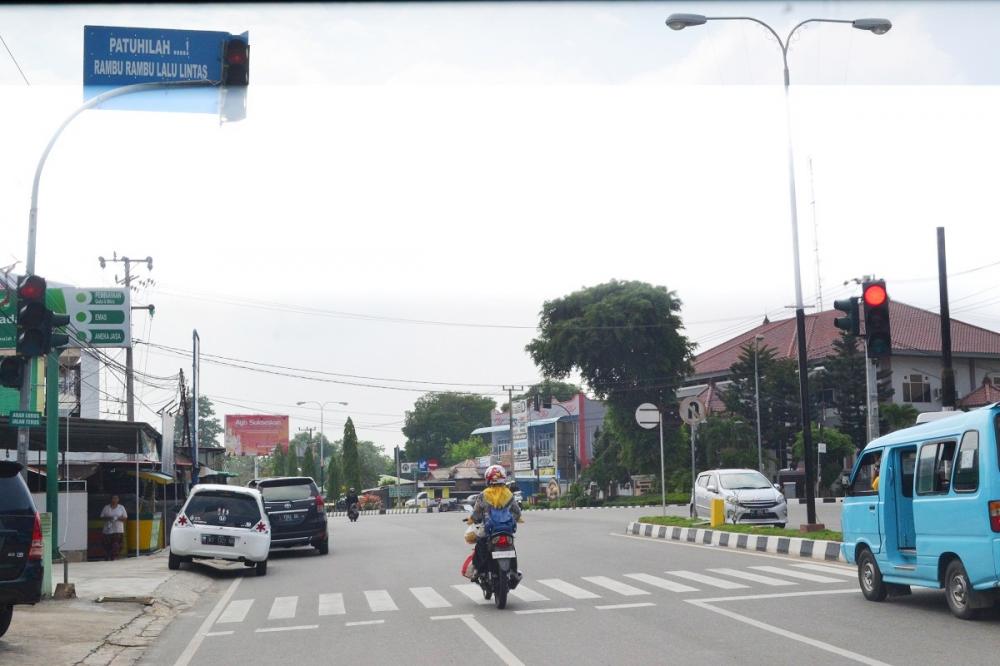 DISHUBKOMINFO BONTANG, TERAPKAN TRAFFIC LIGHT SYSTEM DALAM MENGATUR SELURUH LAMPU LALU LINTAS