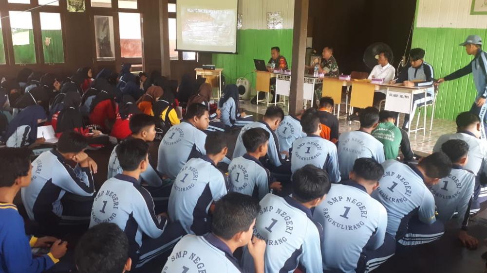Siswa SMANSA Sangkulirang Dibekali Materi Bela Negara