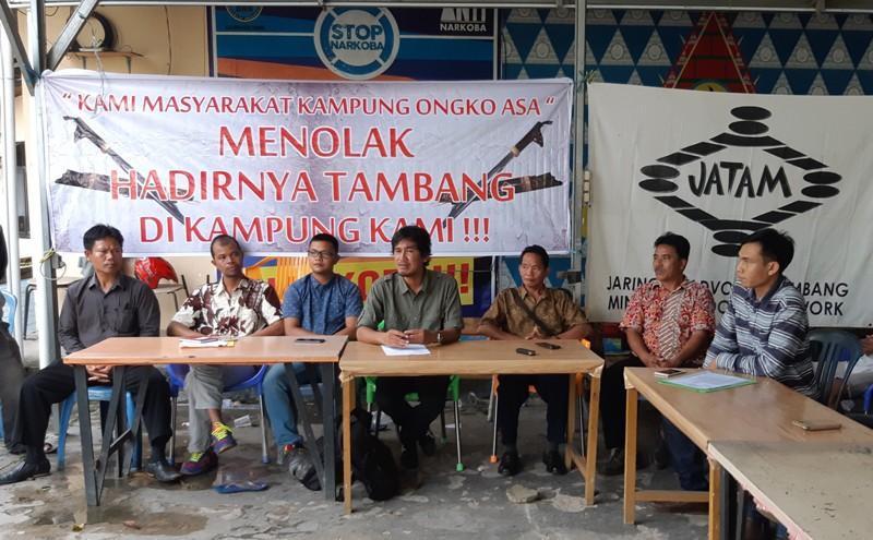 Warga Kubar Tolak Tambang Batubara di Kampung Ongko Asa