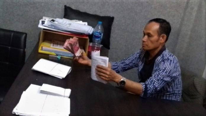Bawaslu Samarinda Tangkap 2 Pemuda Bawa Rp 33,4 Juta Diduga Untuk Serangan Fajar