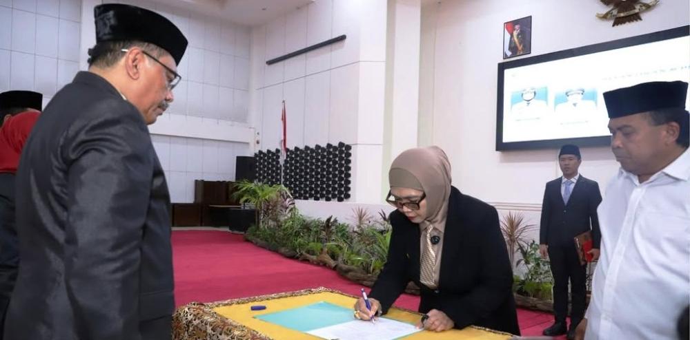 Akhmad Suharto Dilantik Jadi Pj Sekda Bontang, Neni Tekankan Kinerja dan Kolaborasi OPD