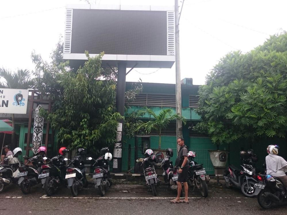 Soal Videotron, Saling Lempar Bola