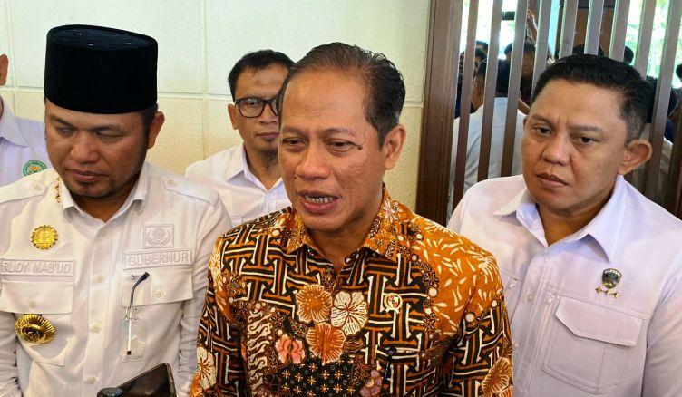 Menteri LH Sentil Perusahaan Sawit di Kaltimra: Belum Maksimal Cegah Karhutla 