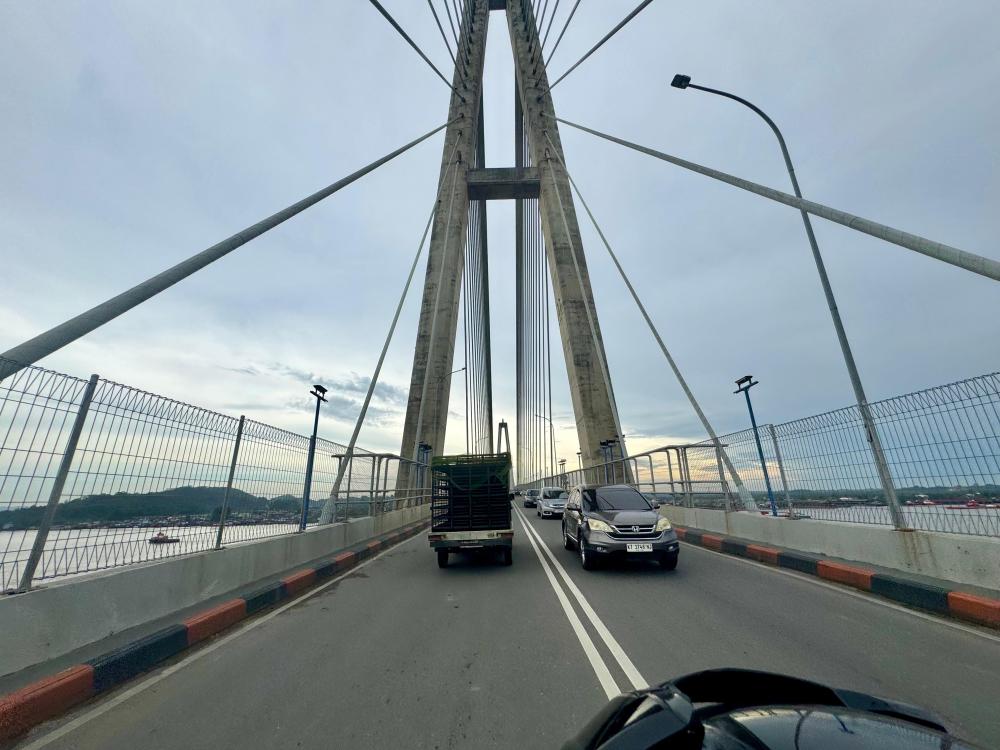 Pemkot Samarinda Anggarkan Rp900 Juta untuk Terangi Jembatan Mahkota 