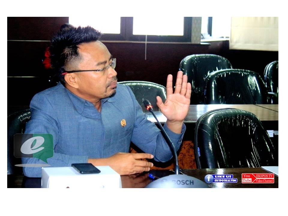 Akses Masuk Gedung Dewan Karang Paci Gunakan Kartu Khusus