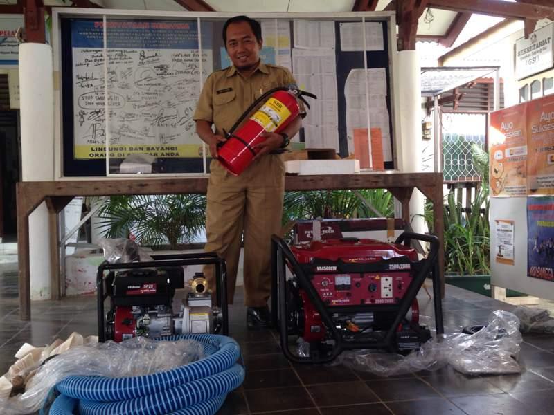 1800 KK DI BONTANG KUALA, DAPAT PEMBAGIAN APAR DARI PROLITA PEMKOT  