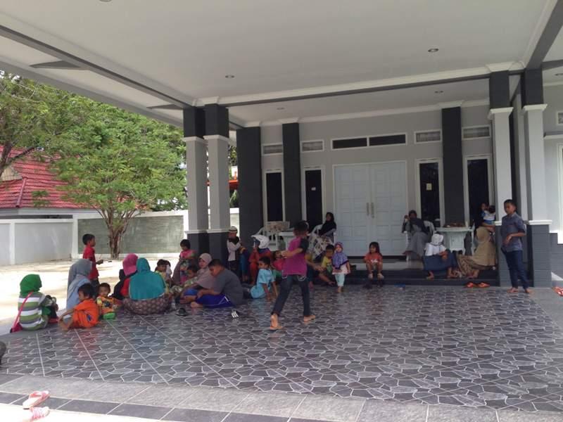 DAPAT ISU PEMBAGIAN THR, PULUHAN WARGA TANJUNG LAUT PADATI RUJAB