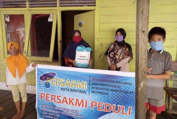 Selain Warga Kurang Mampu, Persakmi Bontang Juga Serahkan Sembako ke Dissos-PM