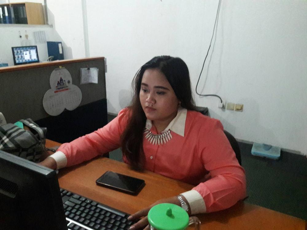 DEWI ROHANA, GADIS CANTIK PERANTAU DARI JAWA TIMUR