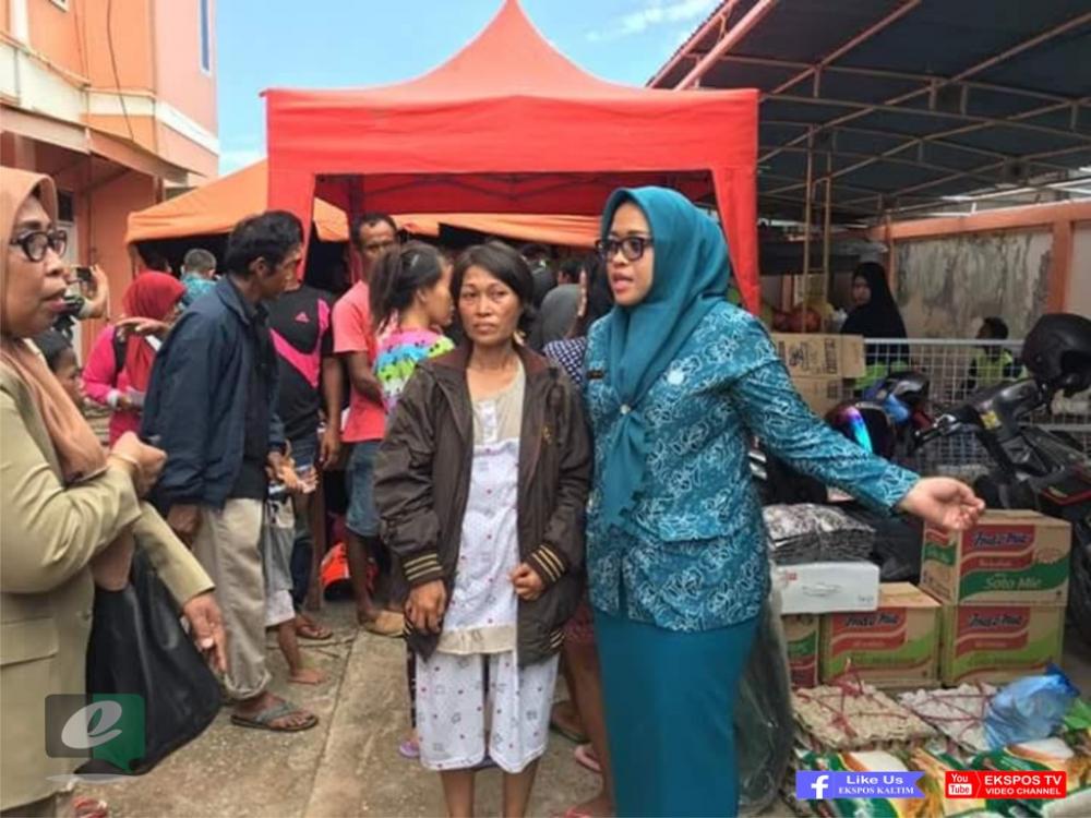 Wakil Ketua TP-PKK Kutim Salurkan Bantuan Korban Kebakaran di Sangatta Utara