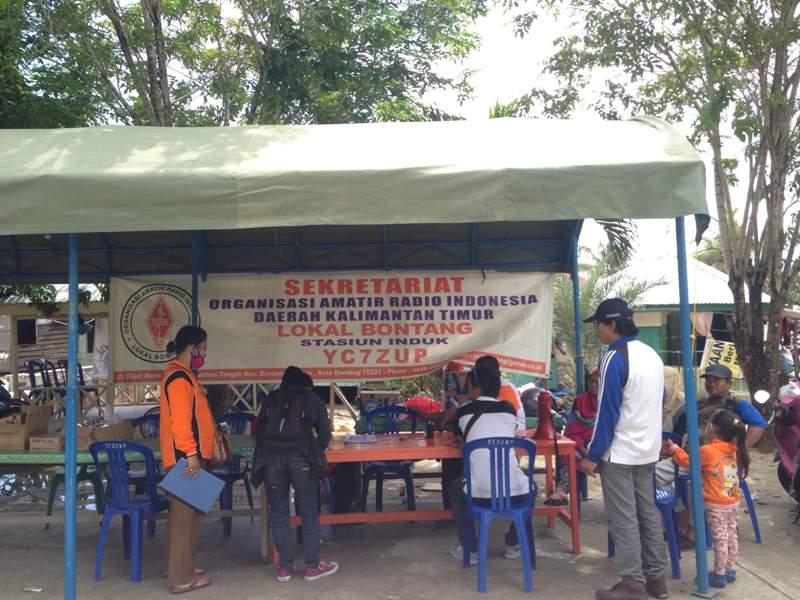 KORBAN KEBAKARAN DI BEREBAS PANTAI, DAPAT BANTUAN DARI RELAWAN