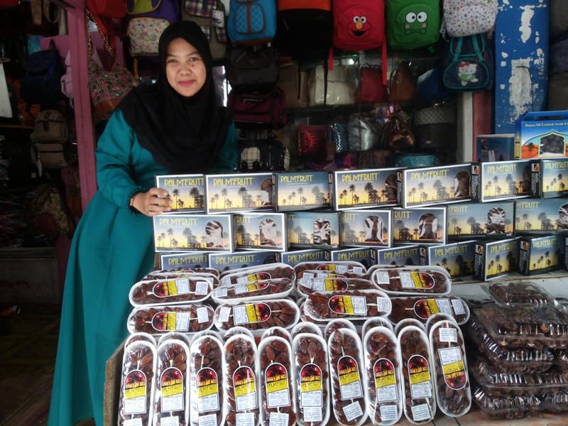 DAYA BELI MASYARAKAT AKAN KURMA MENURUN HINGGA 15 PERSEN