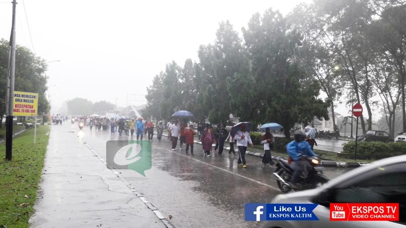SEMARAKNYA JALAN SEHAT DAN PASAR MURAH PUPUK KALTIM