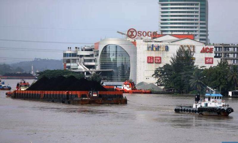 Cuaca Kaltim-Kalsel: Samarinda Diselimuti Kabut, Banjarmasin Siaga Petir