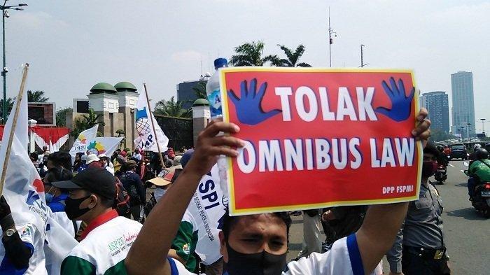 Ini Pasal-pasal Kontroversial dalam Bab Ketenagakerjaan UU Cipta Kerja