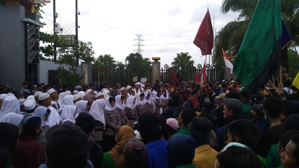 Aksi Jilid 3, Mahasiswa Kembali Bentrok dengan Petugas