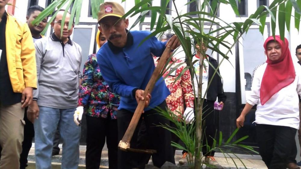 Dissos-P3M Bontang Dukung Mahasiswa Unmul Gelar Aksi Tanam Pohon