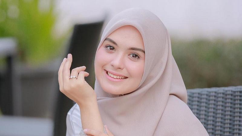 Siap Lepas Masa Lajang, Vebby Palwinta Belajar Jadi Istri Sholeha