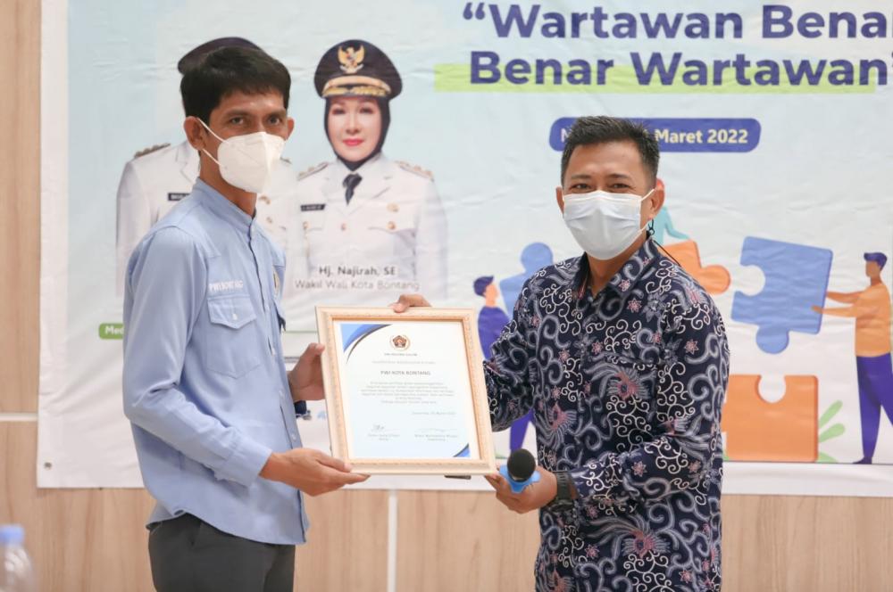 Keaktifan PWI Bontang Tingkatkan SDM Wartawan Diganjar Penghargaan