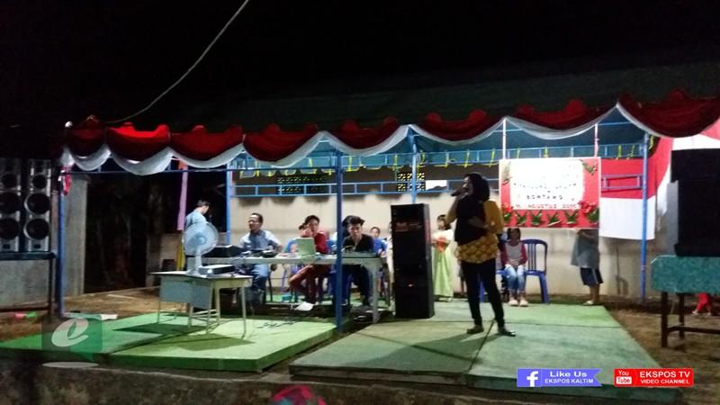 RAYAKAN KEMERDEKAAN, RT 19 TANJUNG LAUT GELAR LOMBA KARAOKE CERIA